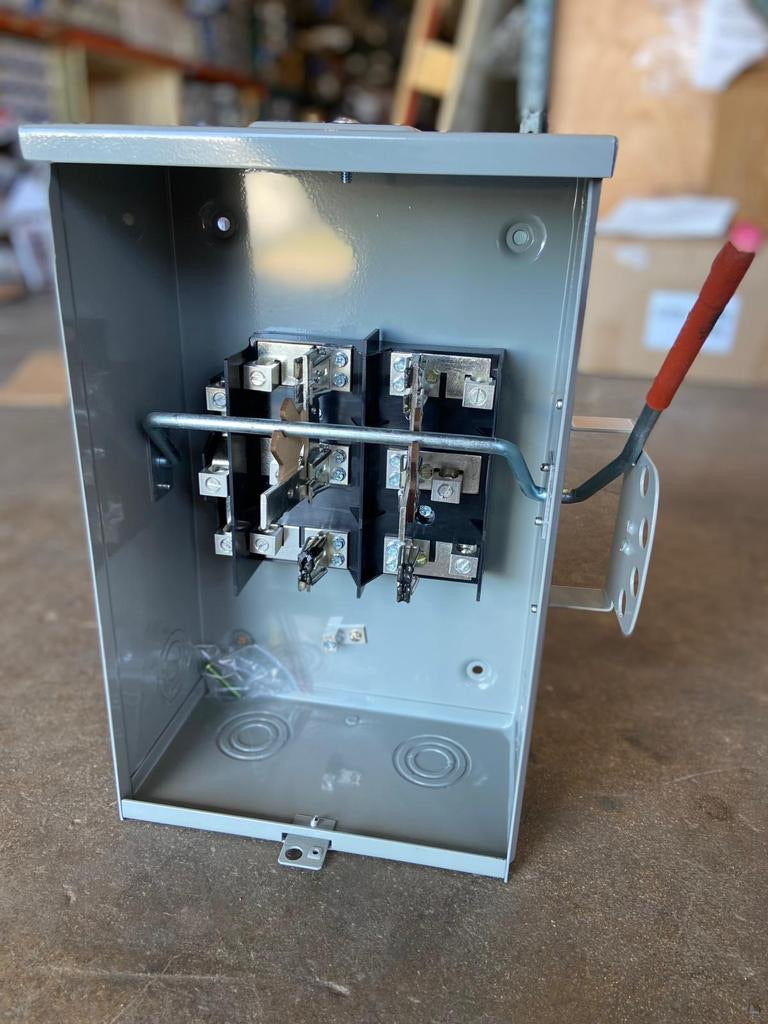 Transfer Switch Luxx 100 Amp.